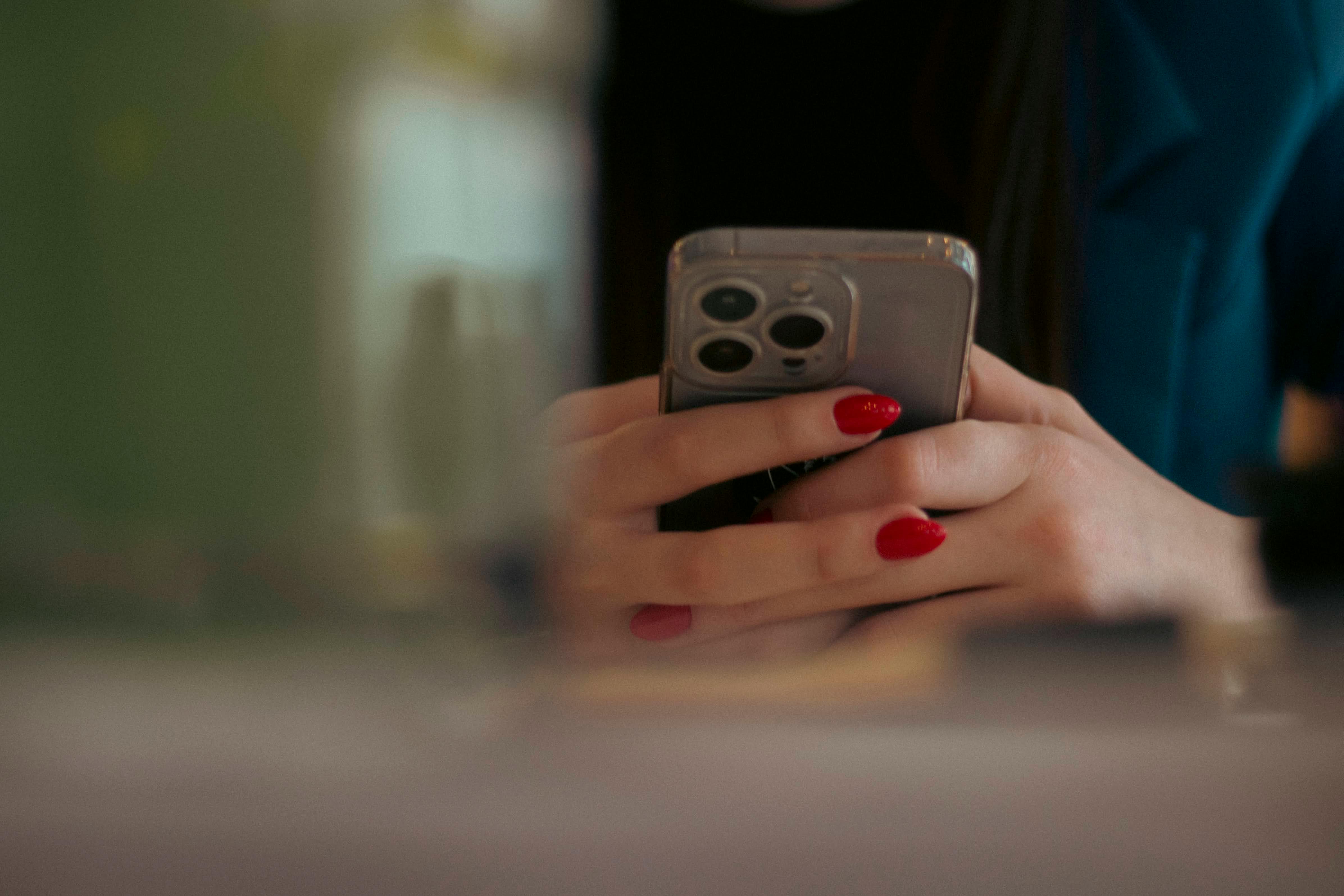 The Future of Business Cards: Why Smart Cards Are Taking Over